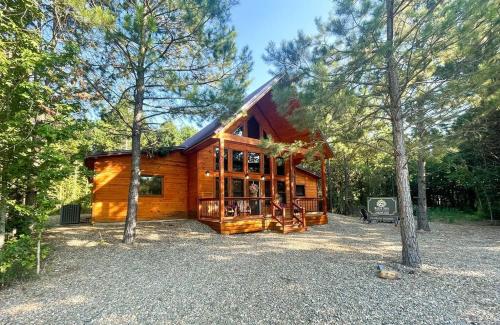The Cozy Endless Sunset Cabin — 4-Star Luxury Hotel in Broken Bow, United States