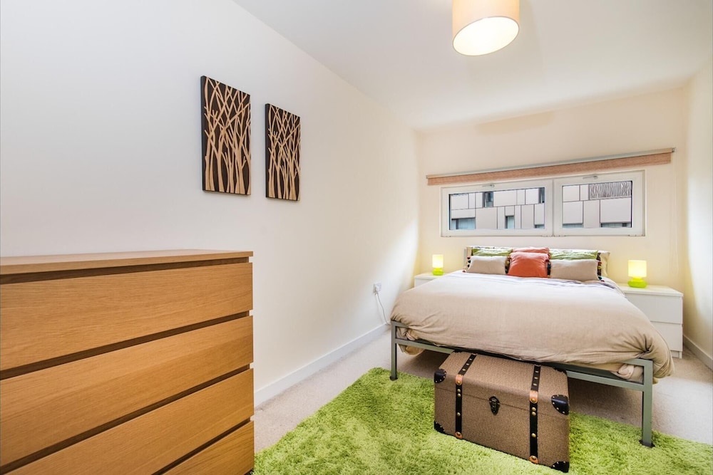 1 bed Sleeps 2 Near Victoria Coach Stn — 4-Star Luxury Hotel in London, United Kingdom