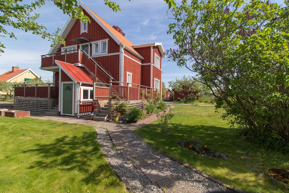 Almbybnb - carbon neutral hotel in Oerebro