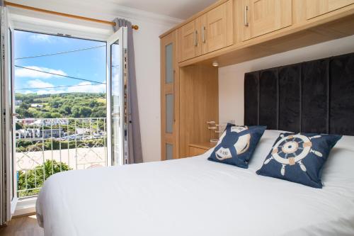 Golwgfor by Aberporth Beach Holidays in Aberporth, United Kingdom
