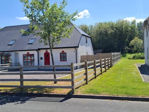 Crurtín Kitty's Cottage — 4-Star Luxury Hotel in Cill Airne, Republic of Ireland