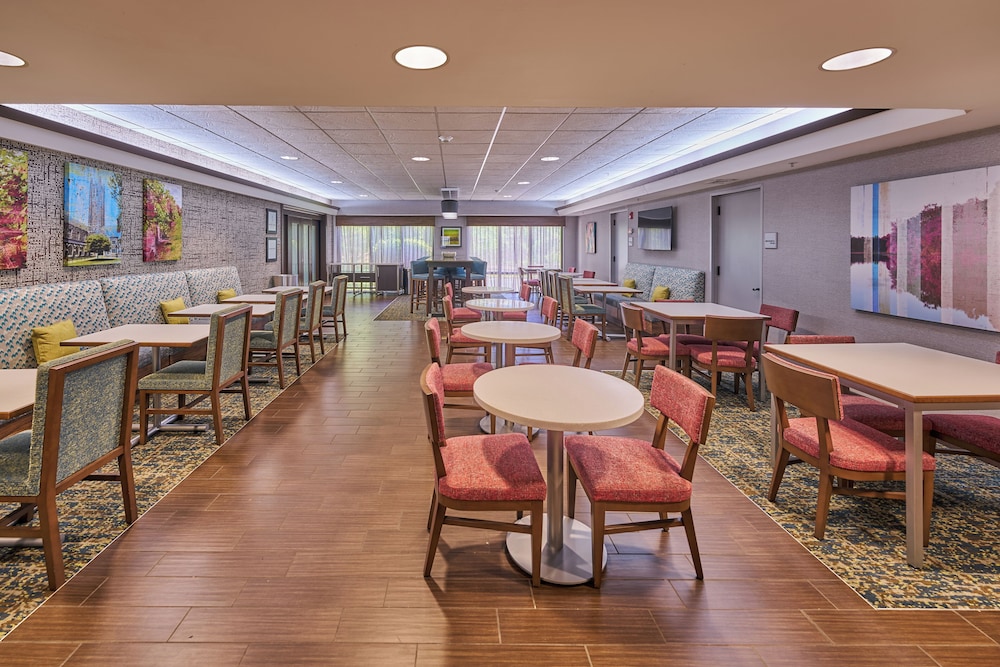 Hampton Inn Flemington - photo 37