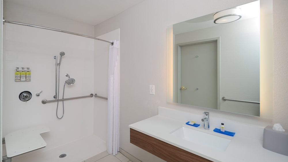 Holiday Inn Express & Suites Dinuba West by IHG - photo 19