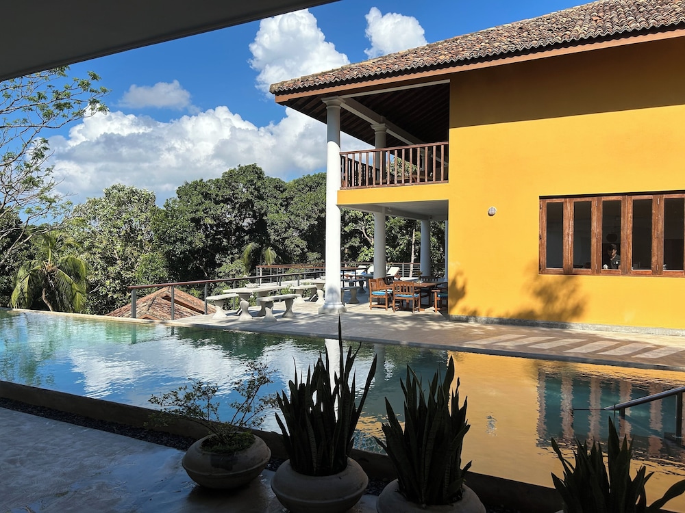 Ratnakara — hotel in Devinuwara