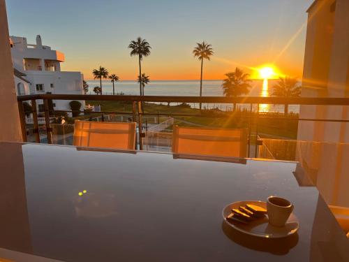 Sunrise Beach Front Casares Del Mar — hotel in Casares