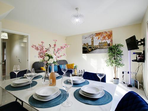4BRD Luxury House RG2 Free Parking
