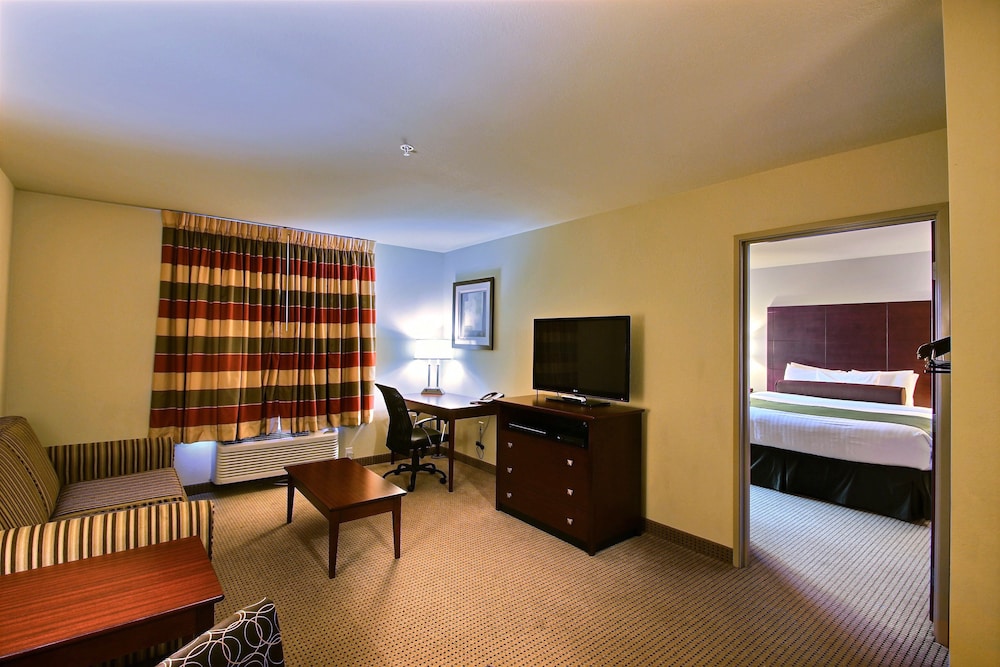 AmericInn by Wyndham Oshkosh - photo 9
