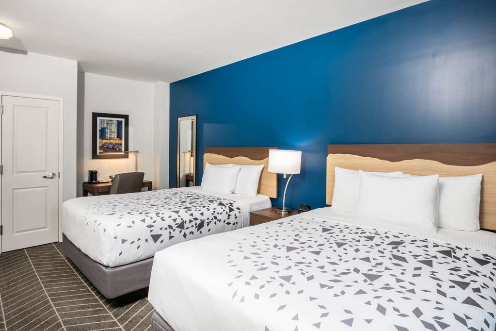La Quinta Inn and Suites Long Island City - photo 19