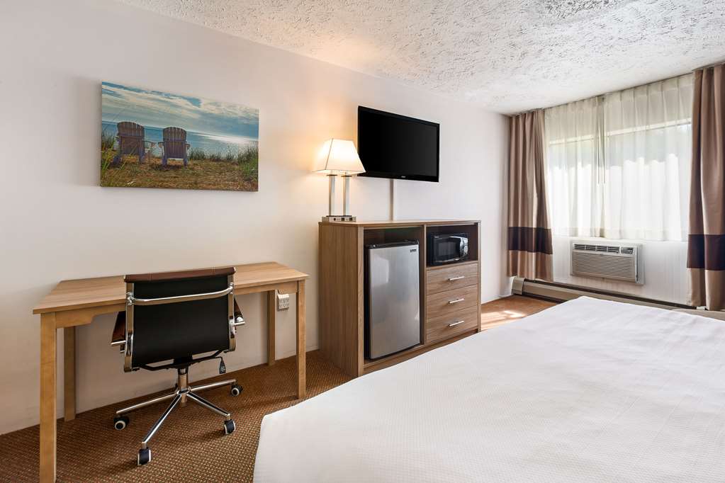 City Express by Marriott Petoskey Harbor Springs - photo 12