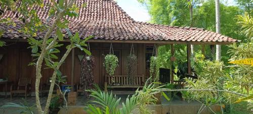 Omah Dekso - carbon neutral hotel in Unknown City