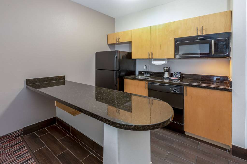 La Quinta Inn & Suites by Wyndham Wichita Falls MSU Area - photo 33