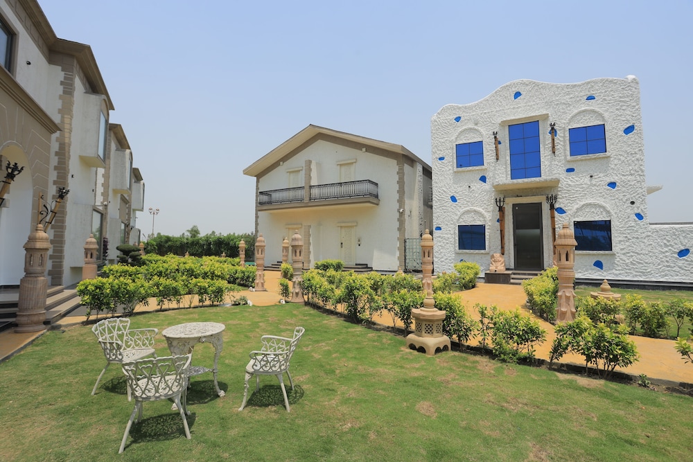The Royal Venetian — hotel in Samalkha