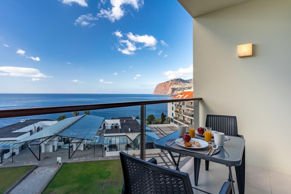 Centromar Bella Vista by Atlantic Holiday — 4-Star Luxury Hotel in Funchal, Portugal