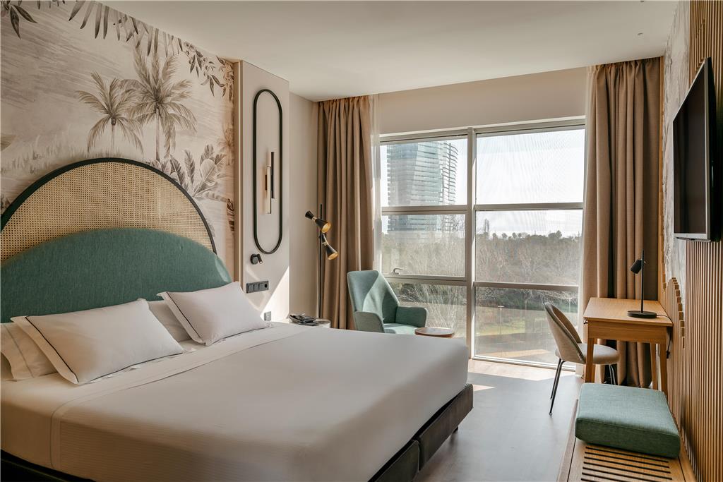 Hotel Vincci Maritimo — 4-Star Luxury Hotel in Barcelona, Spain
