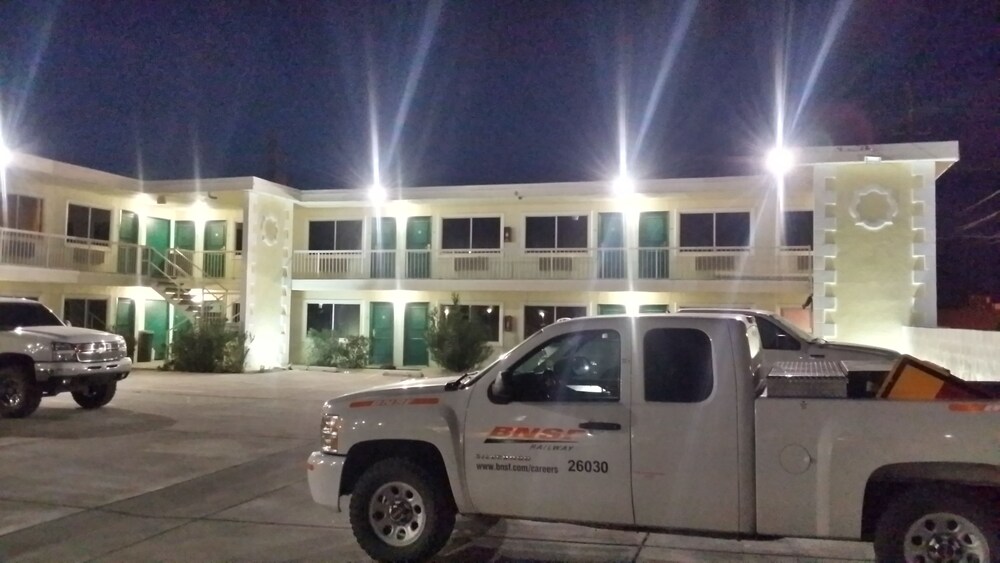 Desert Mirage Inn & Suites - photo 9