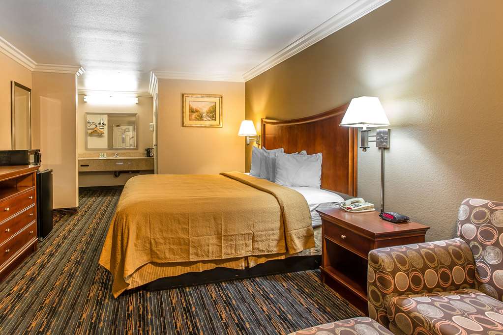 Quality Inn Lake Elsinore I 15 - photo 19