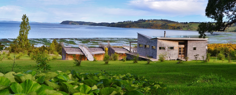 Refugio Pullao - carbon neutral hotel in Castro