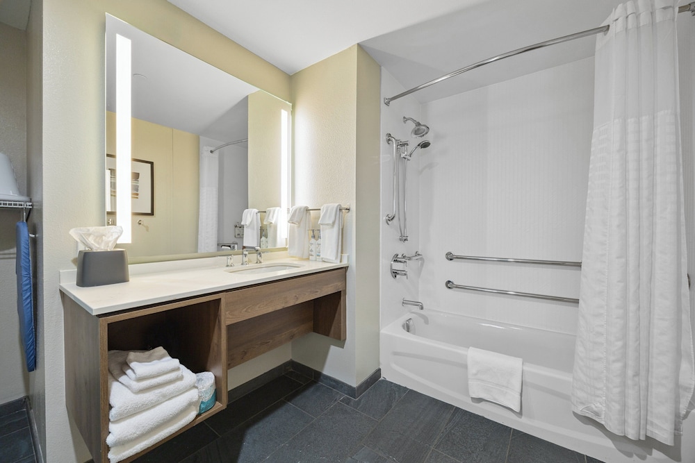 Staybridge Suites Sacramento Woodland - photo 76