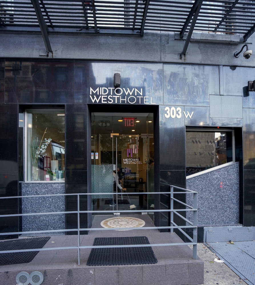 Midtown West Hotel - photo 32