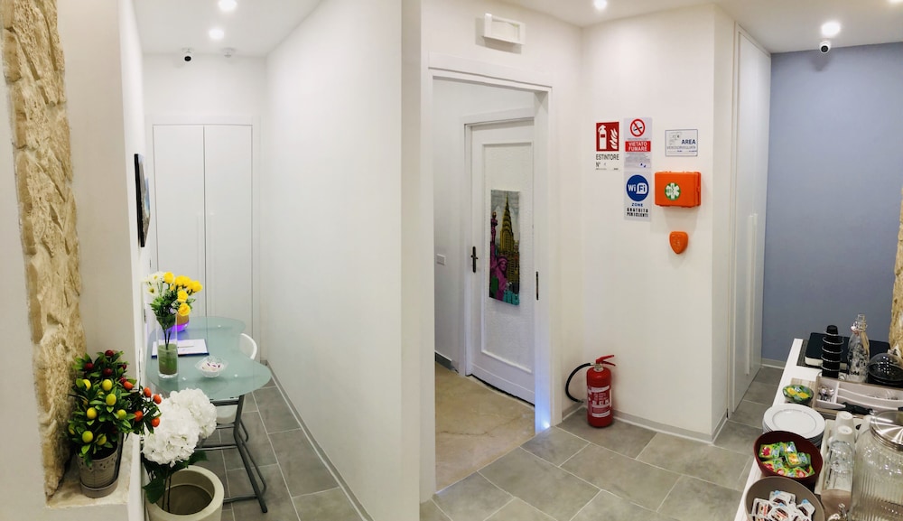 Ri.Mo's Rent Room - last minute hotel in Palermo