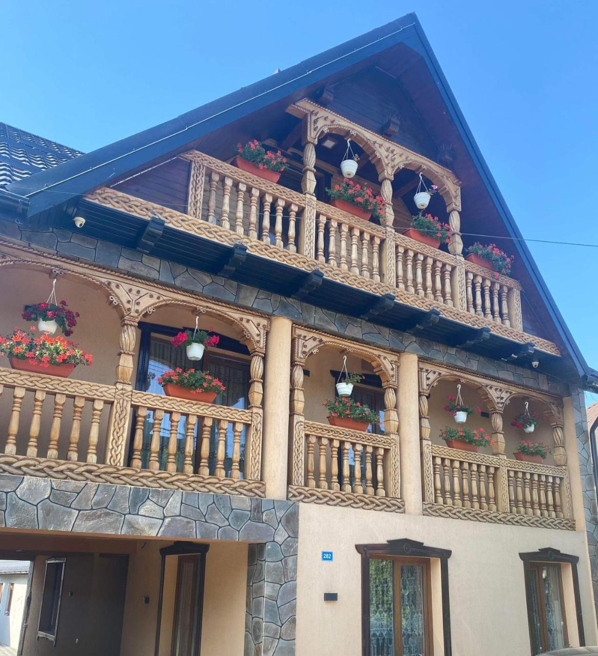 Acasa la Tulucu — hotel in Barsana