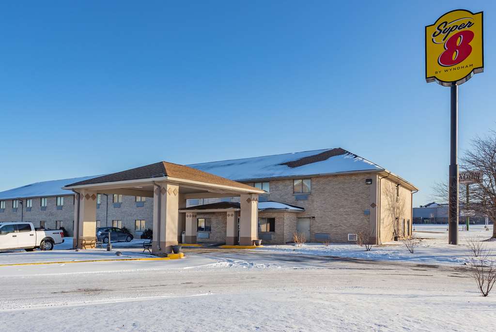 Super 8 by Wyndham Kokomo - photo 2