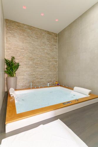 Sisto18 — 4-Star Luxury Hotel in Catania, Italy