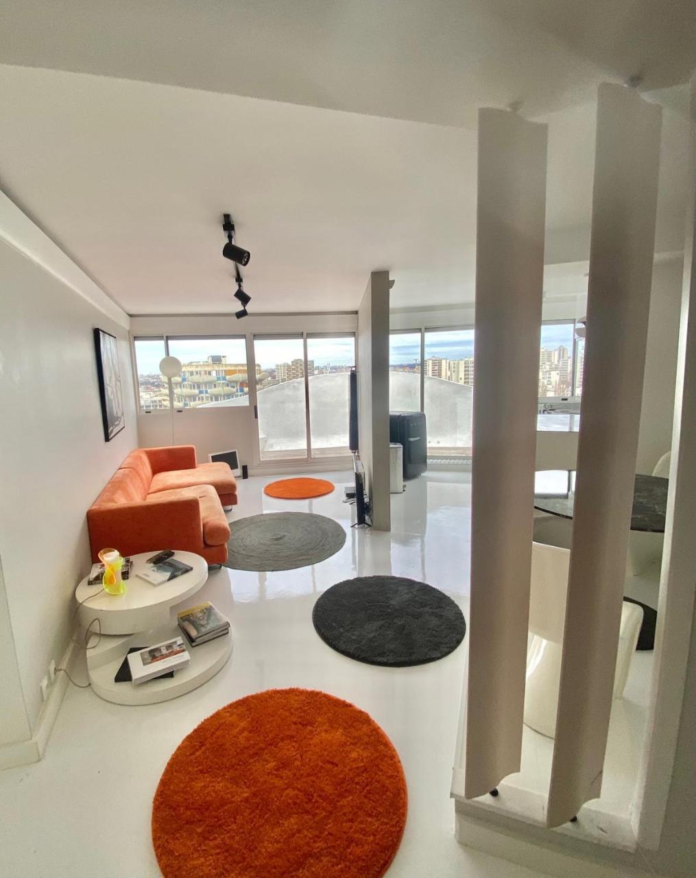 14eme Et Der Etage Arty Avec 2 Chambres Et Vue Panoramique — 4-Star Luxury Hotel in Creteil, France