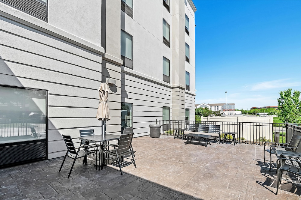 Hampton Inn Omaha West Dodge Road - photo 31