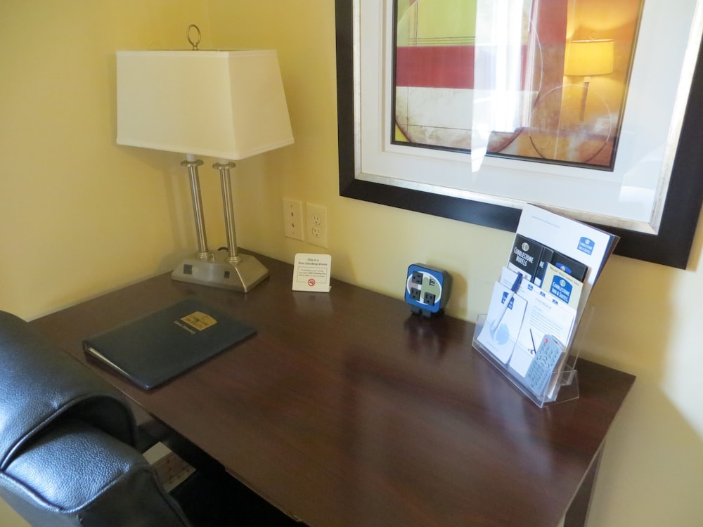 Cobblestone Inn & Suites Brillion - photo 28