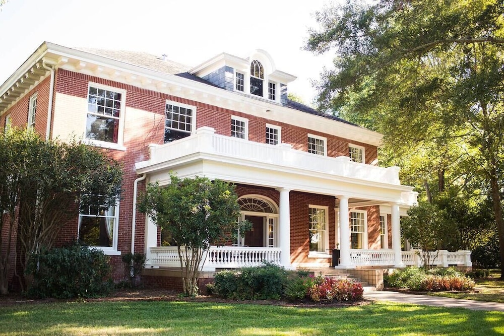 Huffman Manor Inn — Minden
