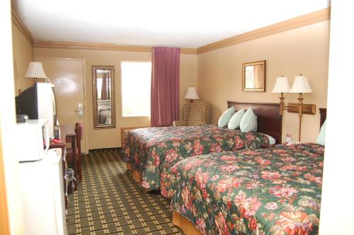 Executive Inn and Suites Springdale - photo 20