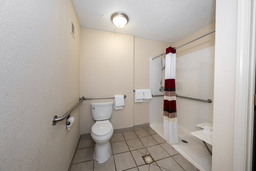 Quality Inn & Suites - photo 20