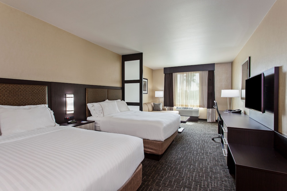 Holiday Inn Express & Suites Anaheim Resort Area by IHG in Anaheim, United States