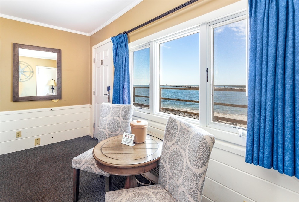 The Provincetown Inn - photo 8
