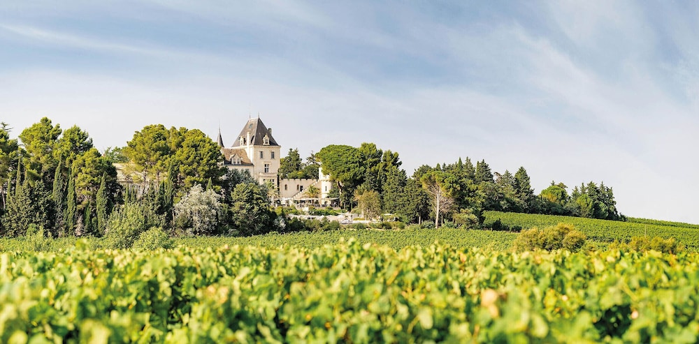 Château Les Carrasses — 4-Star Luxury Hotel in Quarante, France