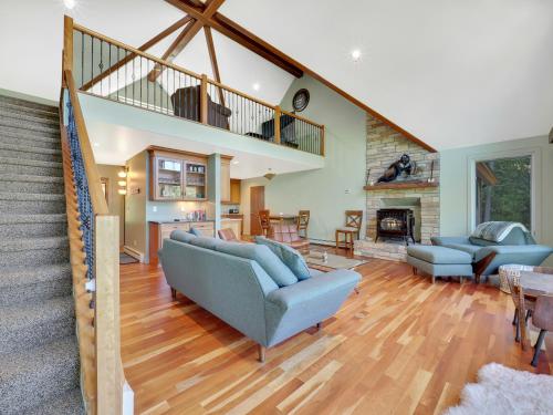 Holy Island Getaway pet-friendly hotel East Jordan