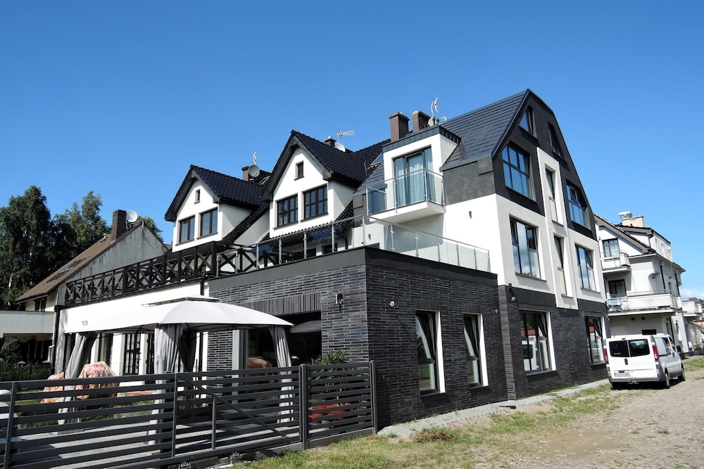 Apartment In Mrzezyno By Blue Flag Beach 19813907 — Trzebiatow