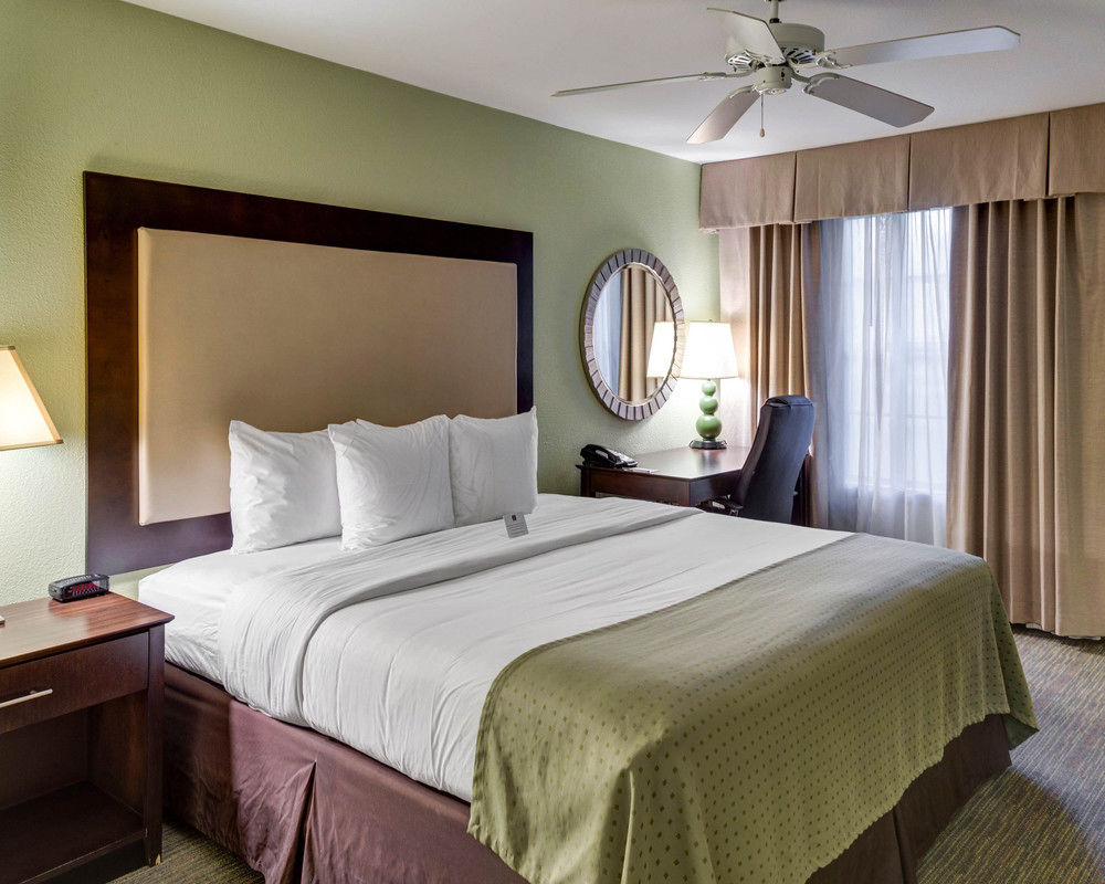 Clarion Inn & Suites Conference Center - photo 31
