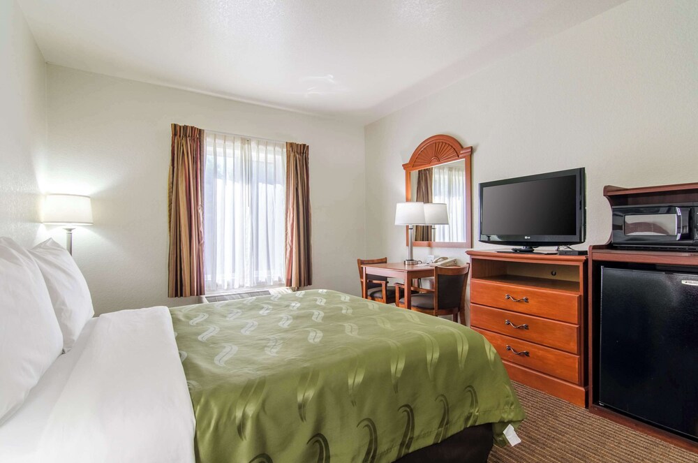 Quality Inn Junction City Near Fort Riley - photo 21