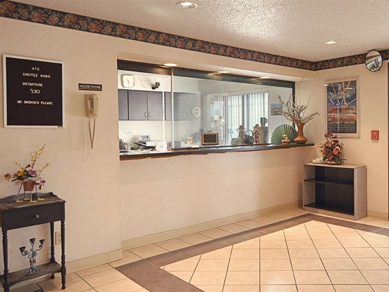 Super 8 by Wyndham Hammond North - photo 3