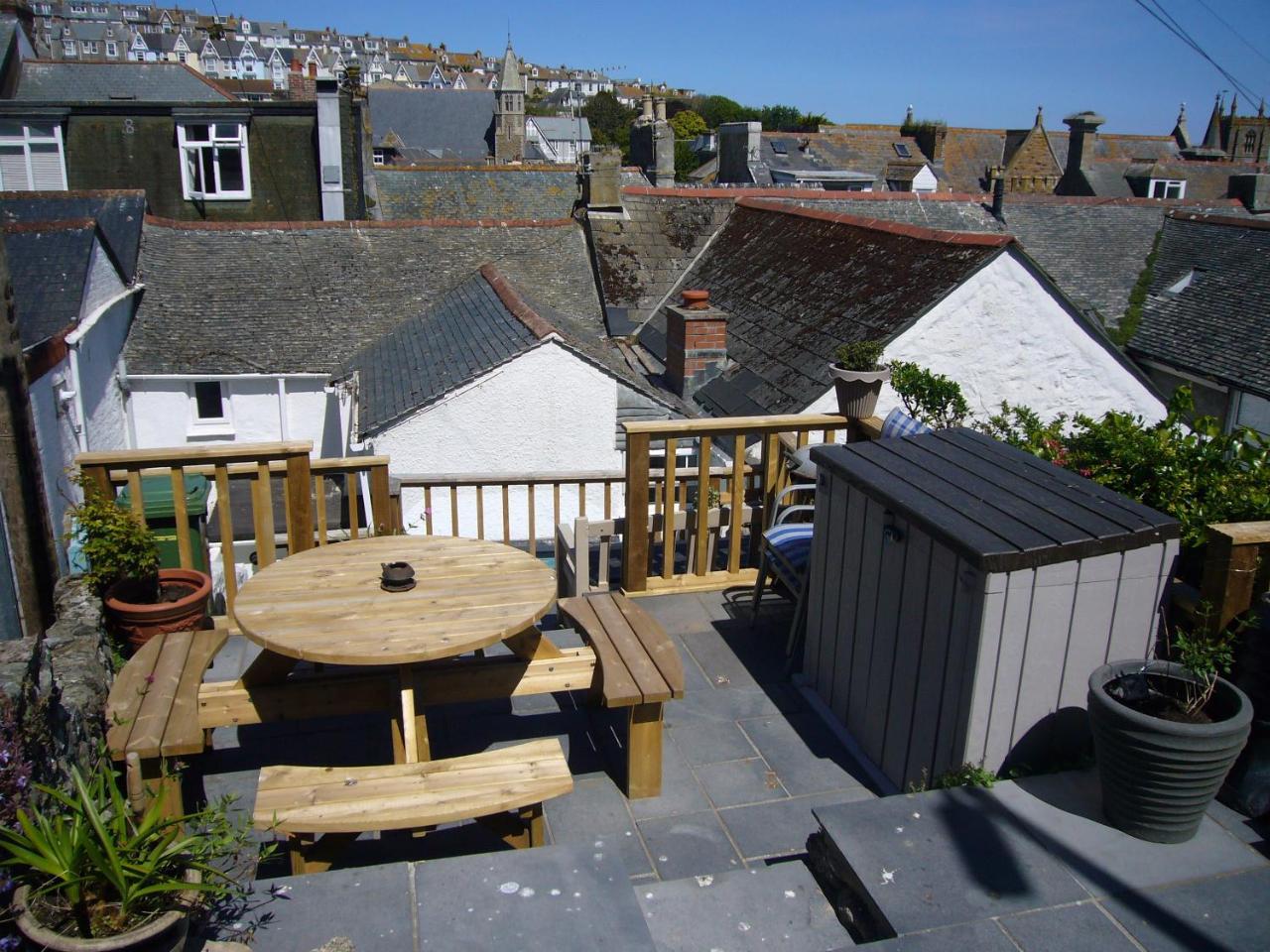 Treholme Great Space for a Family Beach Holiday in St Ives, United Kingdom