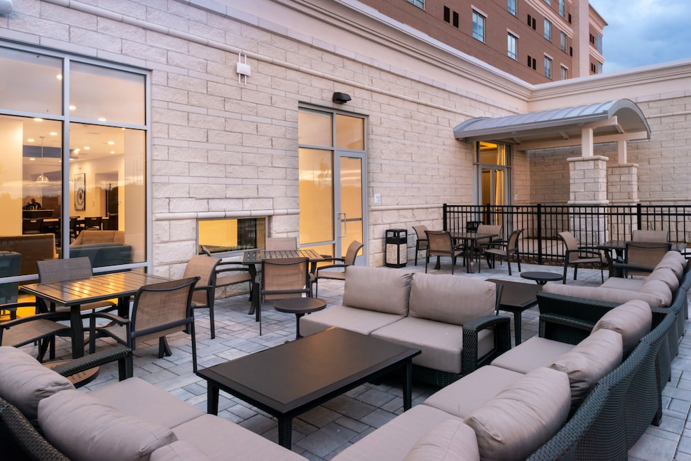 Holiday Inn Hotel & Suites Farmington Hills Detroit NW by IHG - photo 27