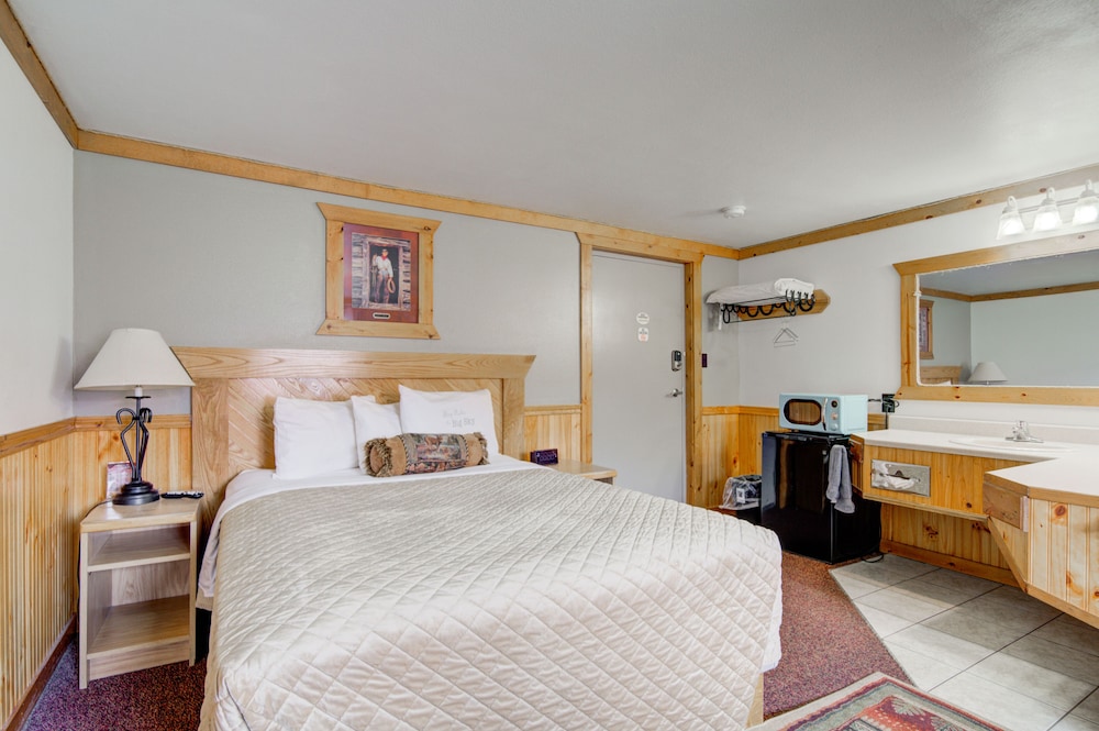 Livingston Inn Historic - photo 8