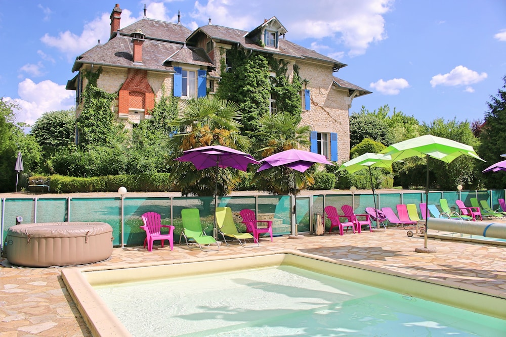 Le Pavillon de St. Agnan pet-friendly hotel Hautefort