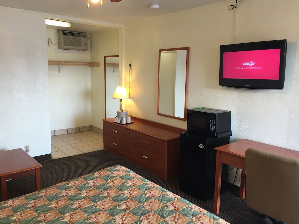 Budget Inn and Suites Colby - photo 22