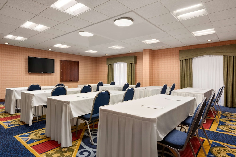 Hampton Inn Warrenton - photo 44