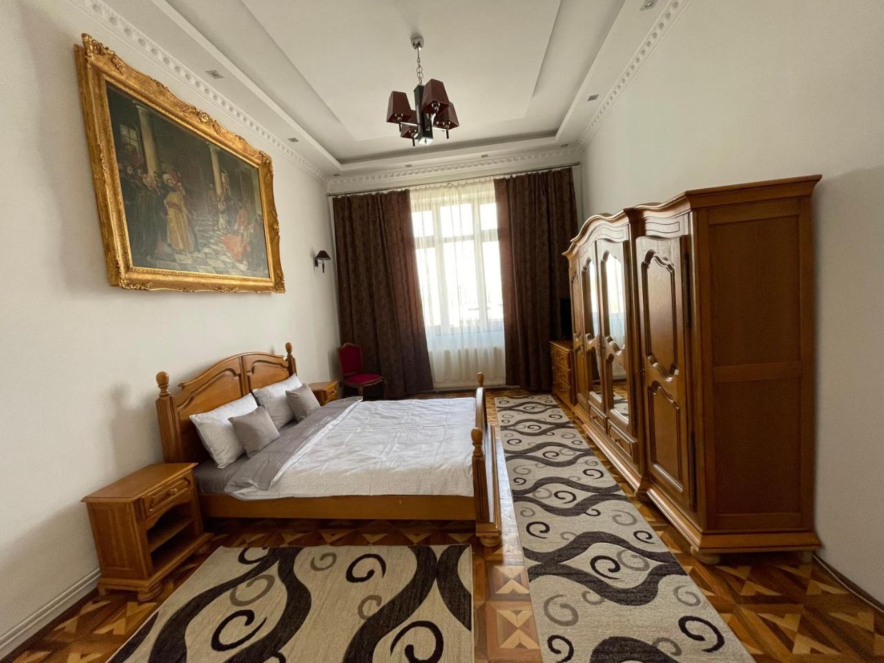 M & I Apartment 1 — 4-Star Luxury Hotel in Targu-Mures, Romania