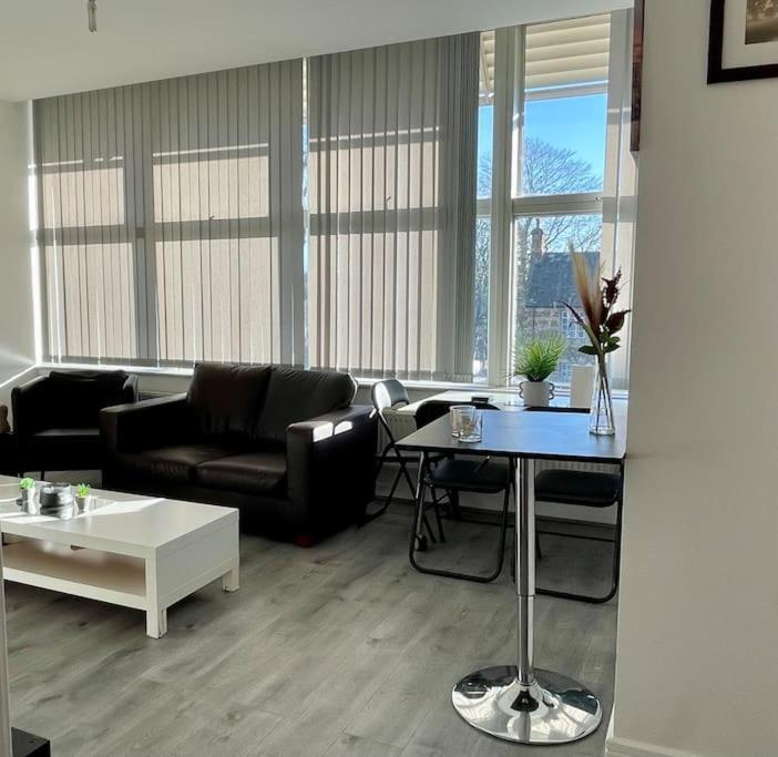 2 Bedroom Flat in Town Center Wellingborough — 4-Star Luxury Hotel in Wellingborough, United Kingdom