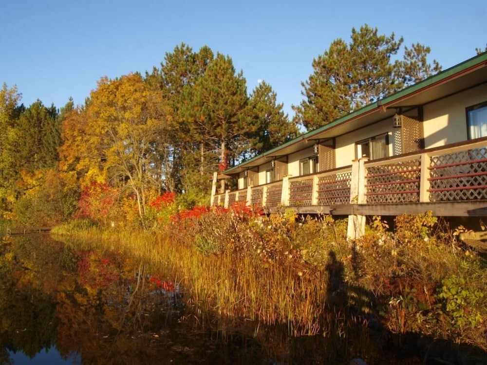 The Riverside Motel - photo 44